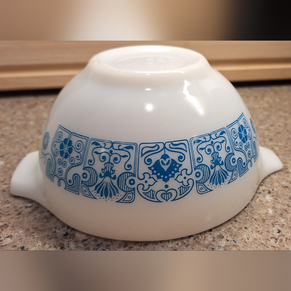 Vintage Pyrex Horizon Blue Cinderalla Mixing Bowl - Picture 5 of 9